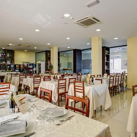Deanna Hotel 3*