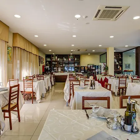 Deanna Hotel 3*