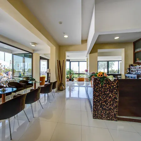Deanna Hotel 3*